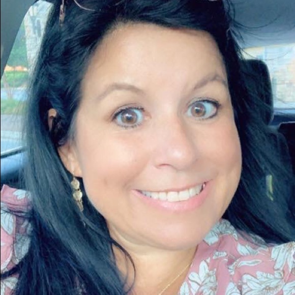 Meet your Posher, Lori - Picture 4 of 4